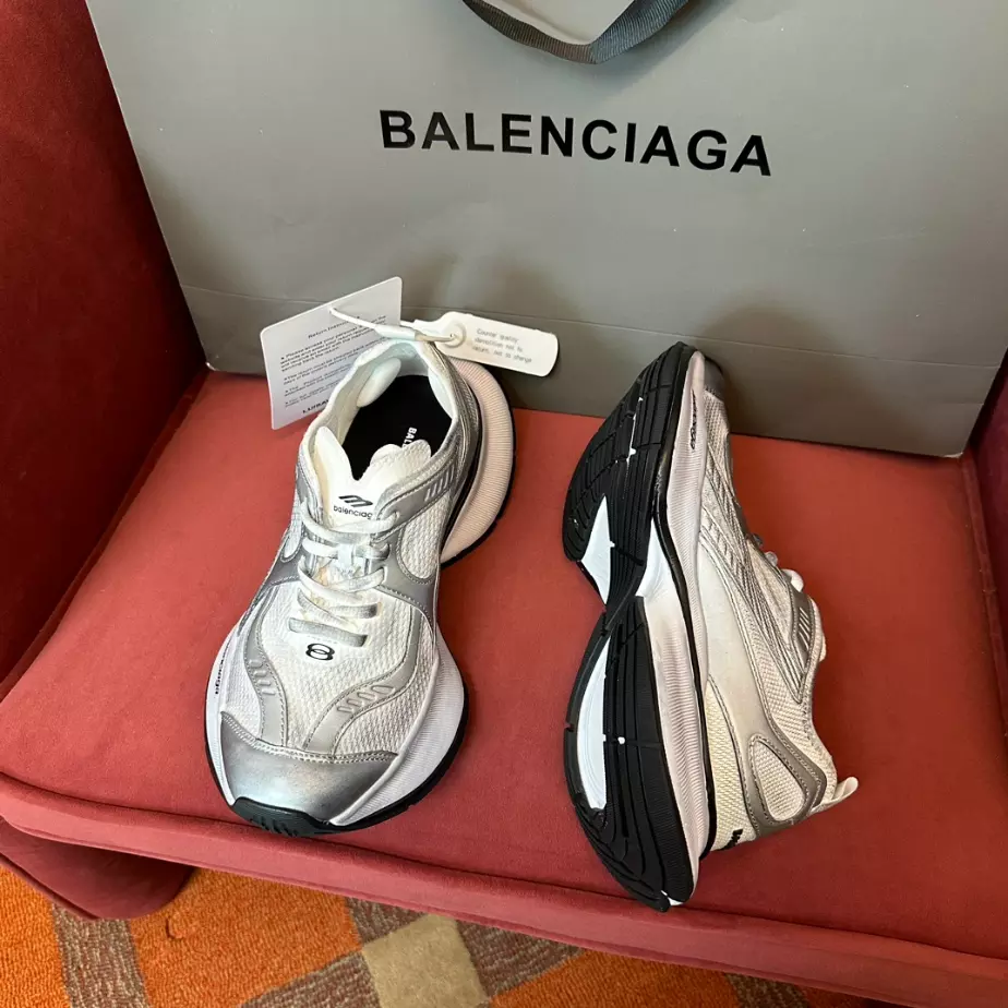 BALENCIAGA CIRCUIT SNEAKER – BLA098