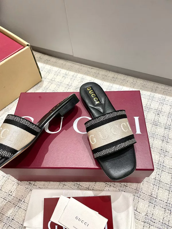 GUCCI WOMEN’S SLIDE SANDAL – GSL075
