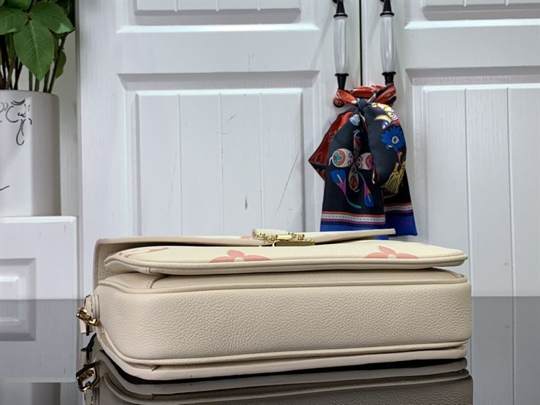 LOUIS VUITTON POCHETTE METIS MONOGRAM EMPREINTE LEATHER – LW124