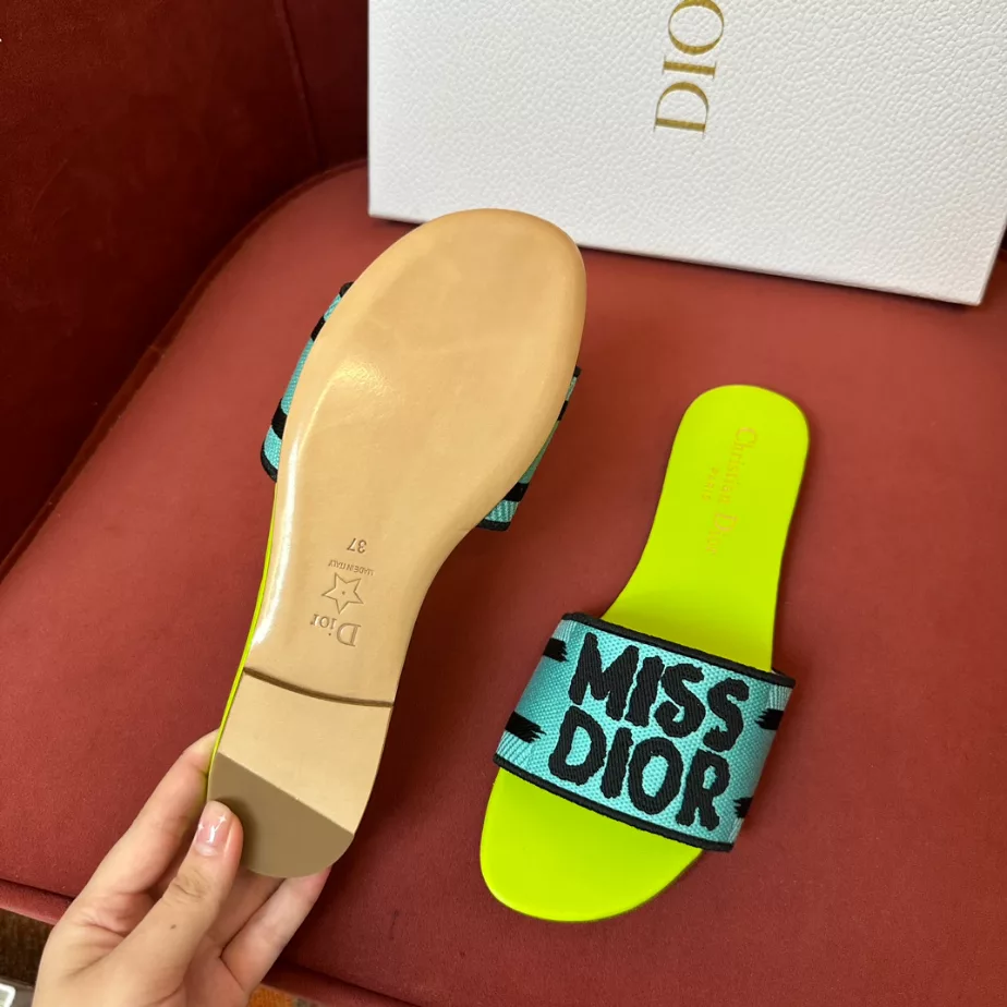 DIOR DWAY SLIDE – DS031