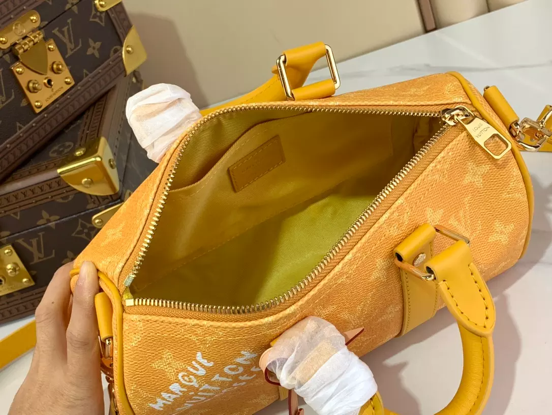 Louis Vuitton Keepall Bandoulière 25 – LW200