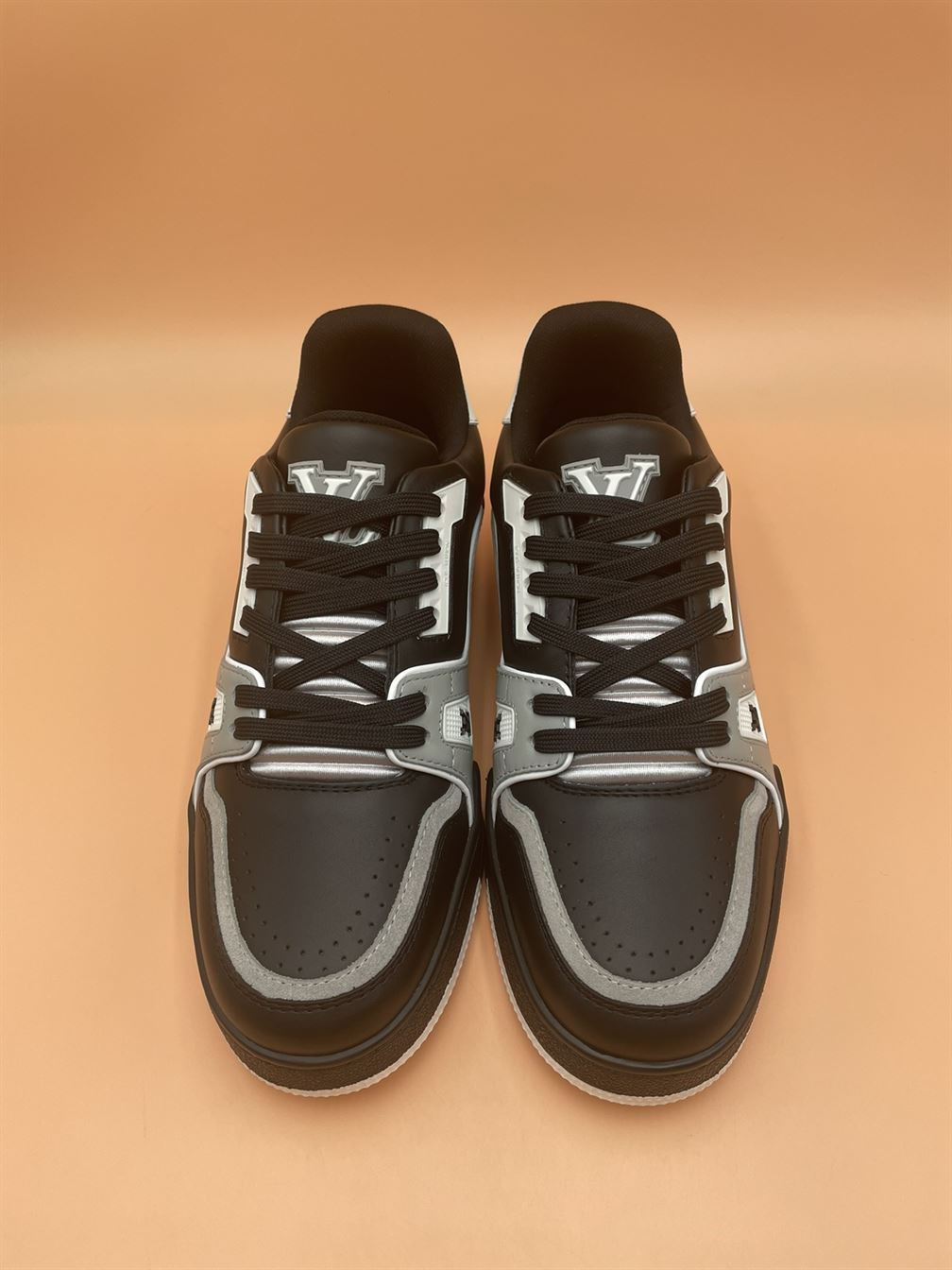 LOUIS VUITTON TRAINER SNEAKER BLACK – LVS126