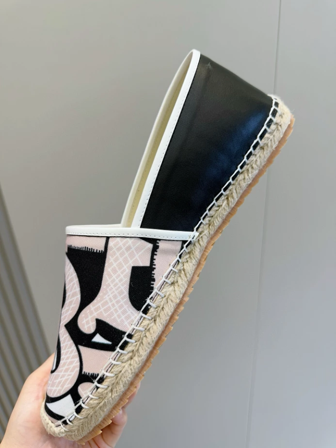 BURBERRY CANVAS STRAW BUCKET – BBR042