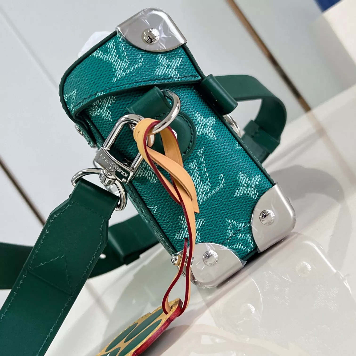 SOUL TRUNK IN GREEN M12686  – LW424