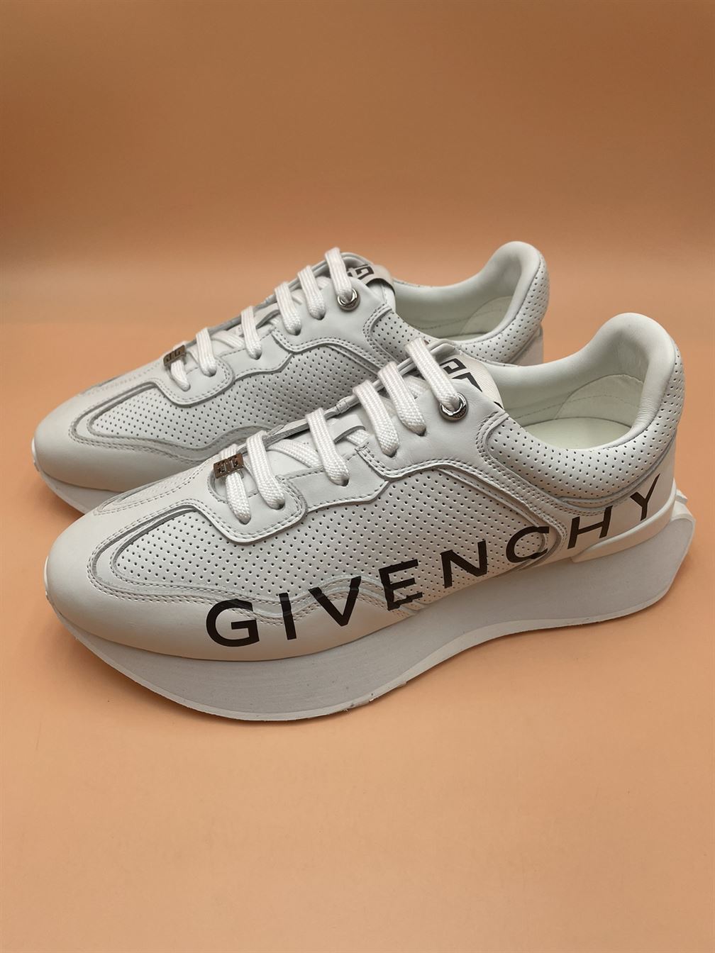 GIVENCHY RUNNER SNEAKERS IN PERFORATED LEATHER – GVC006