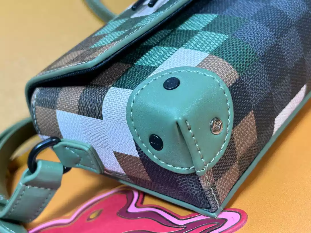 Steamer Wearable Wallet Green Damoflage Coated Canvas M83172 – LW233