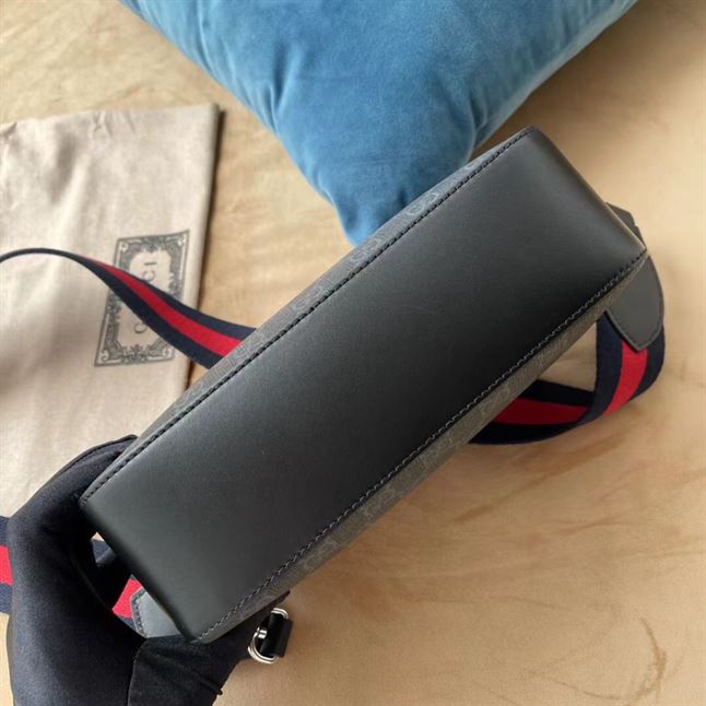 GUCCI GG SUPREME CANVAS SHOULDER BAG – BG047