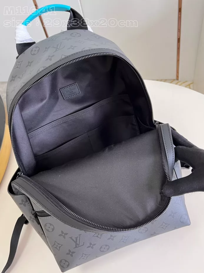 Discovery Backpack PM Turquoise Monogram Eclipse Reverse Canvas – LW161