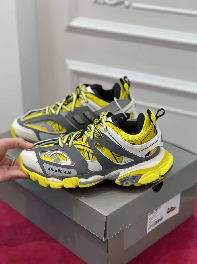 BALENCIAGA TRACK SNEAKER – BLA132