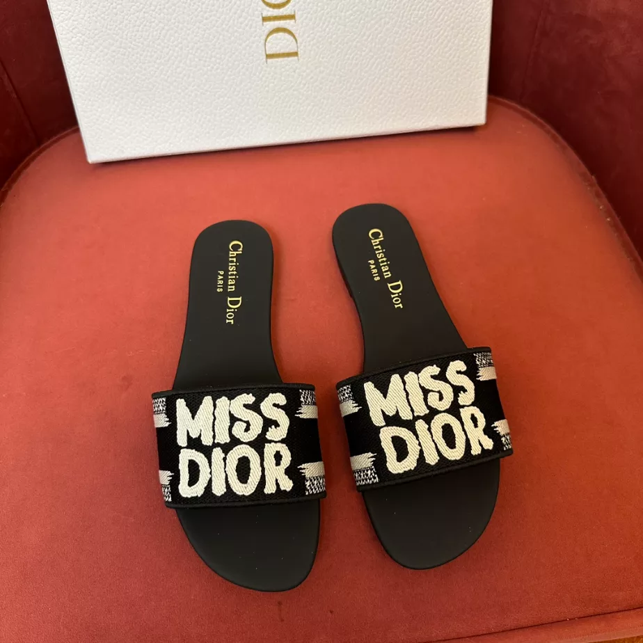 DIOR DWAY SLIDE – DS033