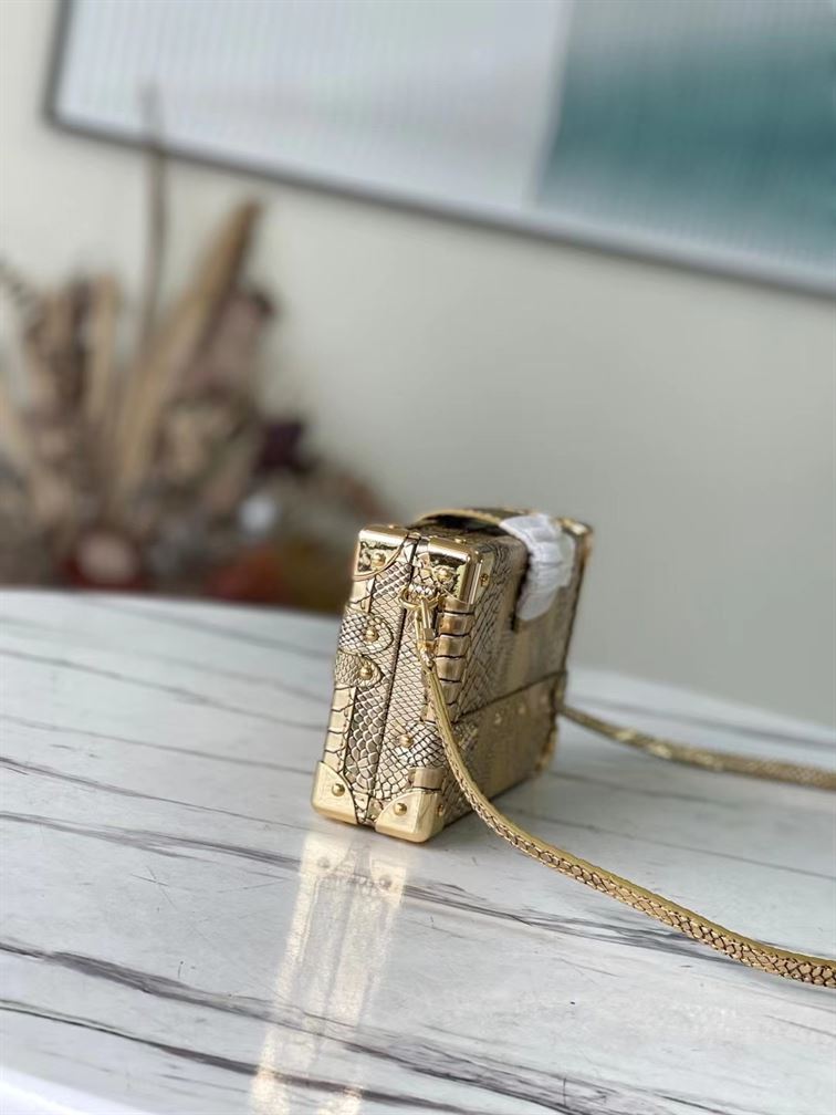 LOUIS VUITTON PETITE MALLE CROCODILIEN MAT – LW069