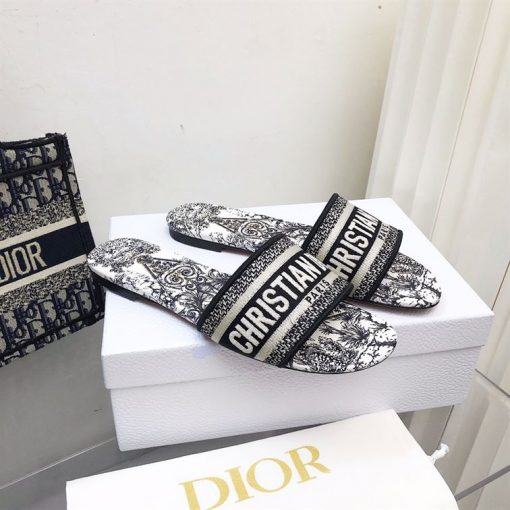DIOR DWAY SLIDE – DS022