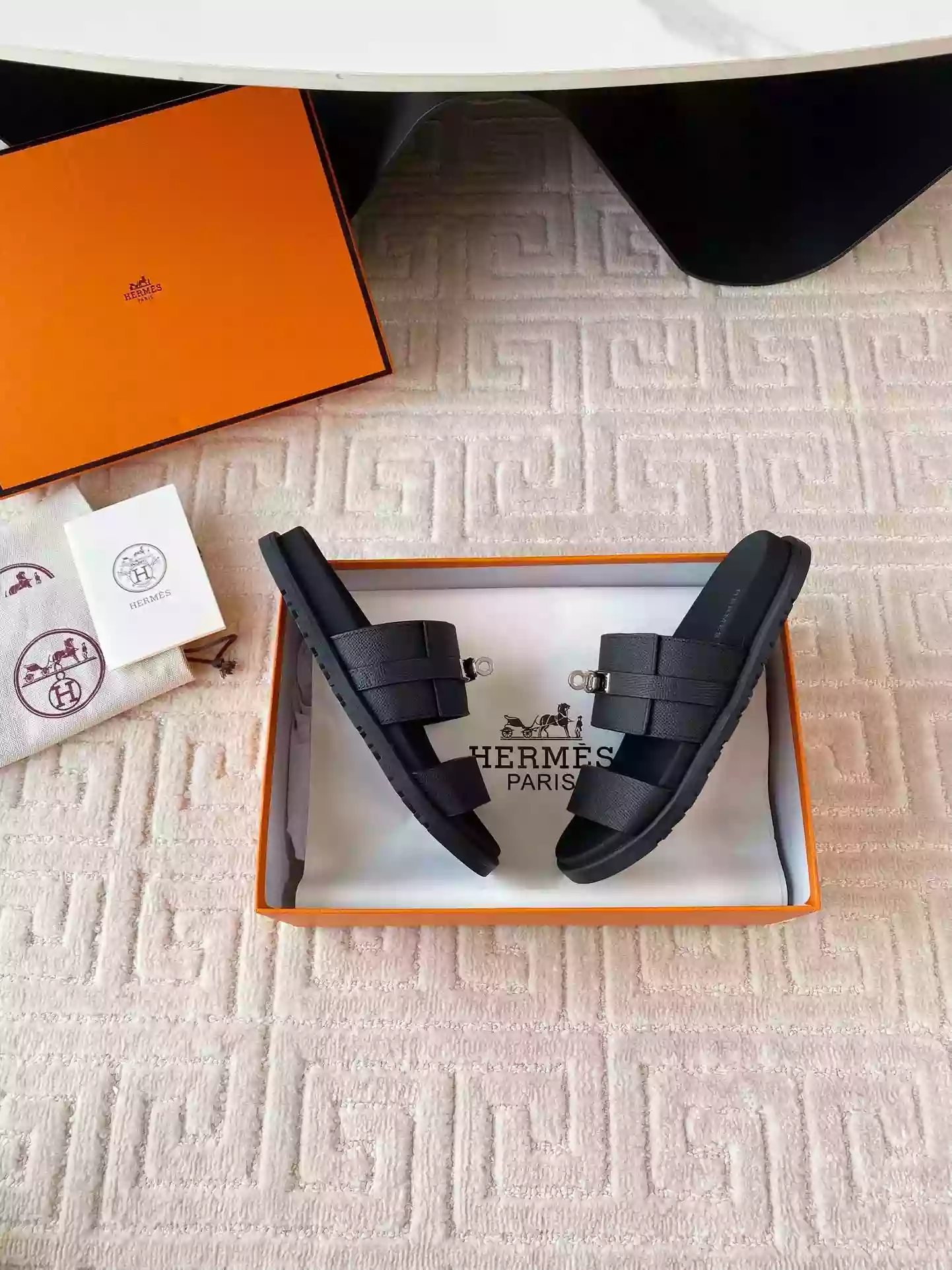 HERMES MEN’S JACKSON SANDAL IN BLACK EPSOM CALFSKIN – HMSD040