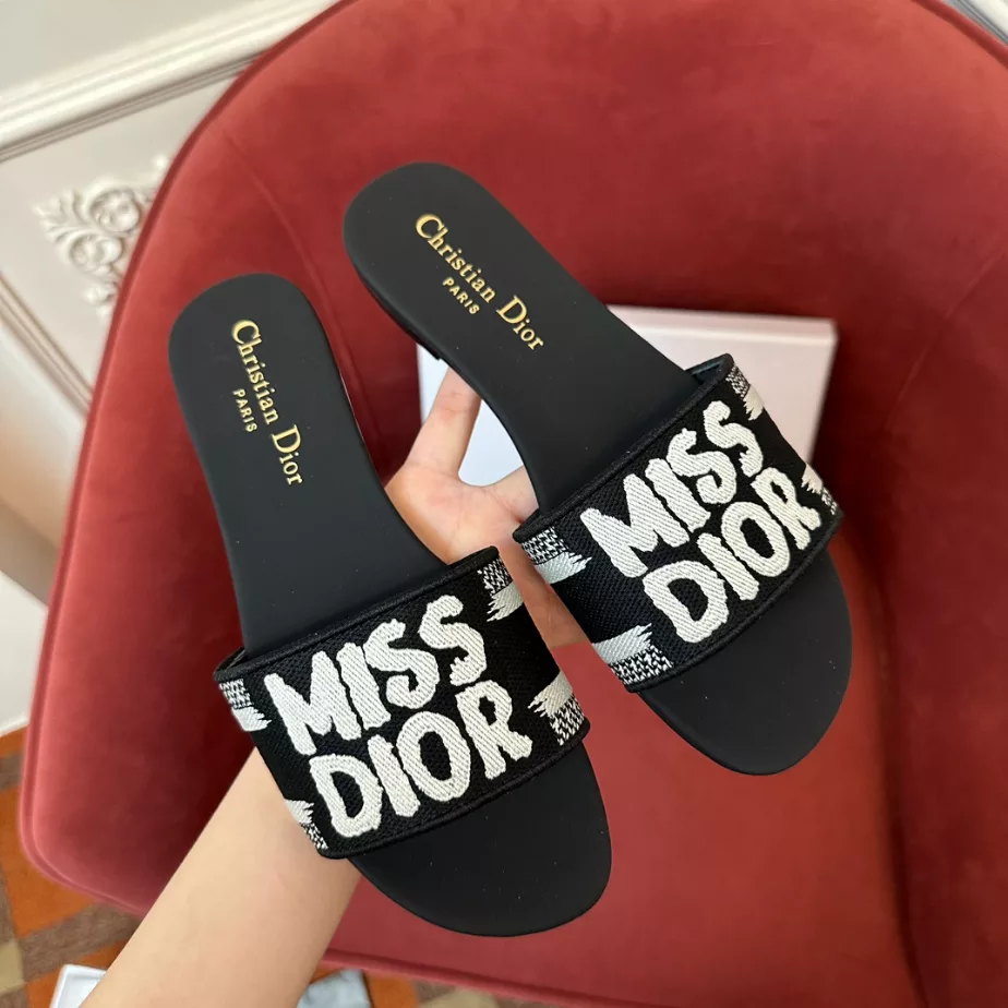 DIOR DWAY SLIDE – DS033