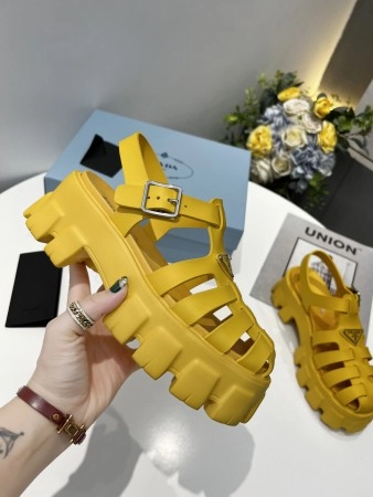 PRADA FOAM SANDALS IN YELLOW RUBBER – PSD006