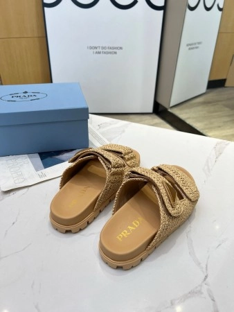 PRADA WOMEN’S CROCHET SANDALS IN NATURAL RAFFIA – PSD026