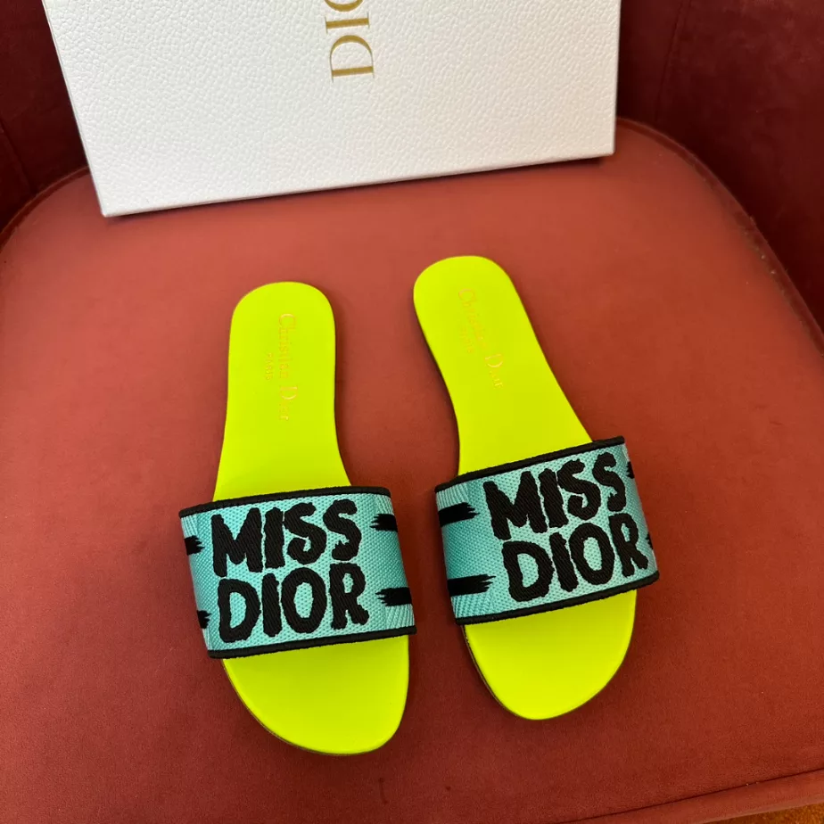 DIOR DWAY SLIDE – DS031