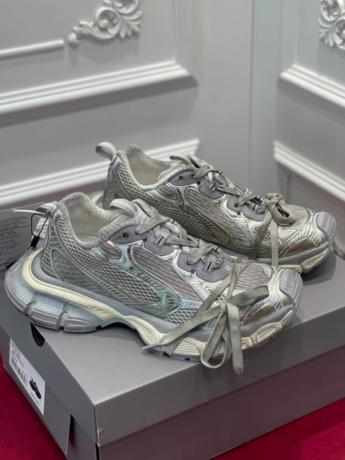 BALENCIAGA MEN’S 3XL SNEAKER – BLA117