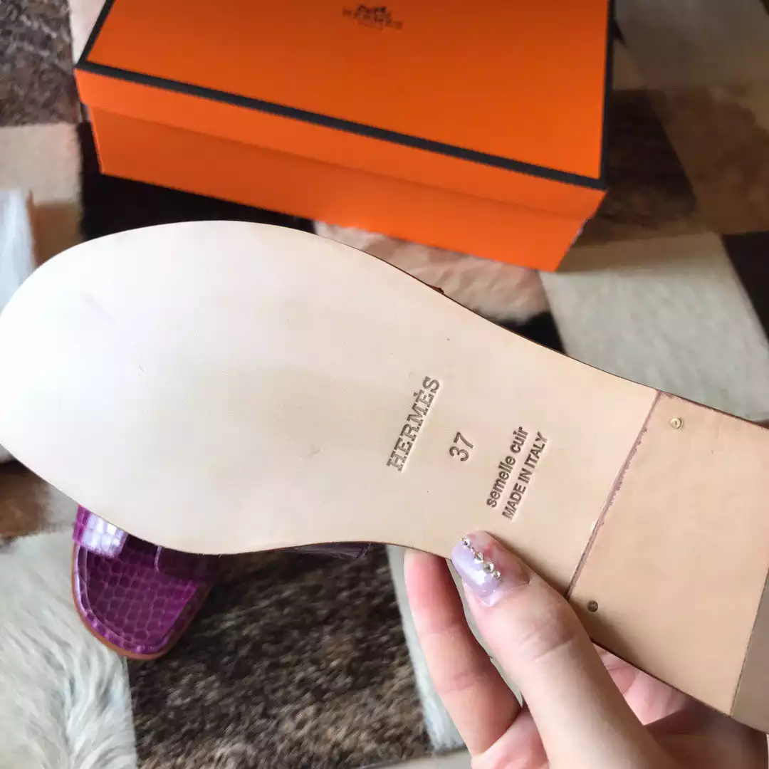 HERMES ORAN SLIDE SANDALS IN PURPLE SHINY NILOTICUS CROCODILE SKIN – HMSD054