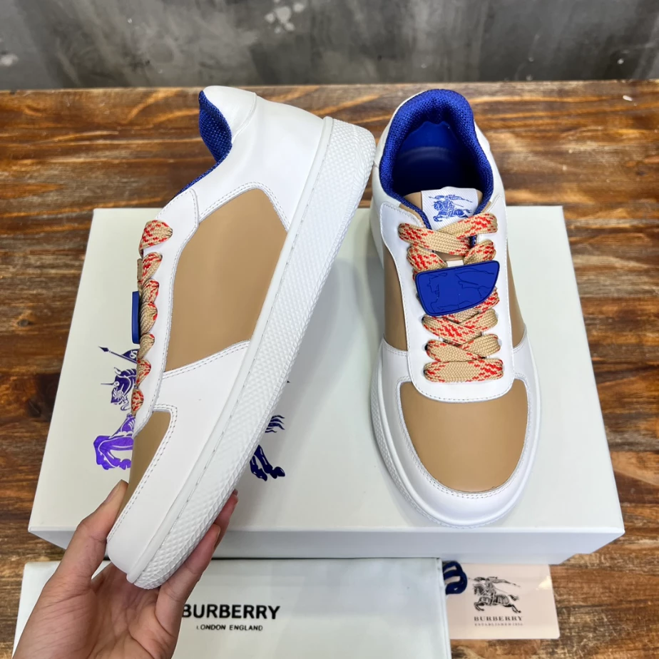 BURBERRY LEATHER SNEAKERS – BBR076