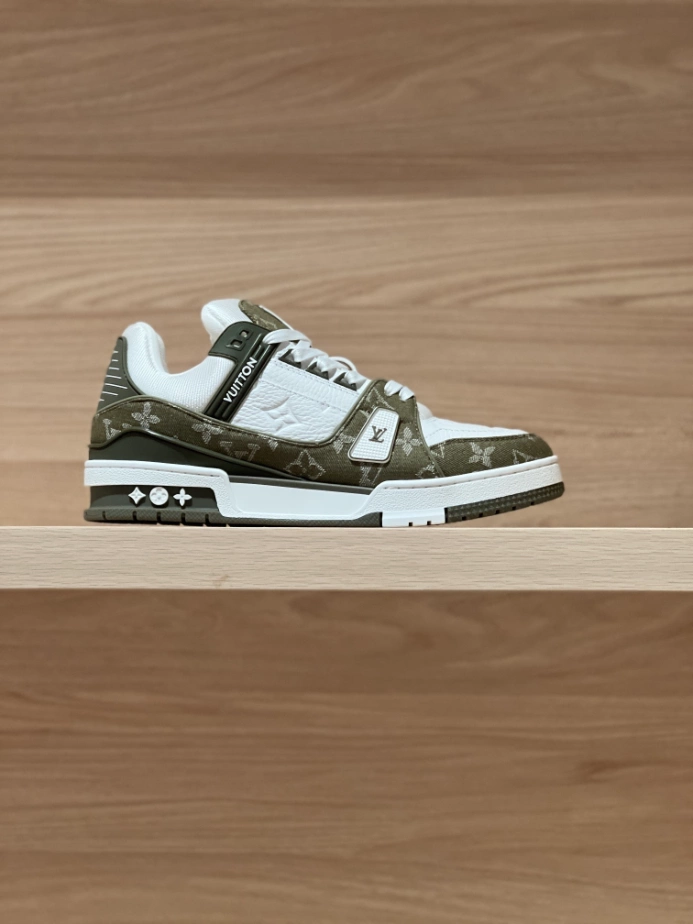 LOUIS VUITTON TRAINER SNEAKER – LVS242