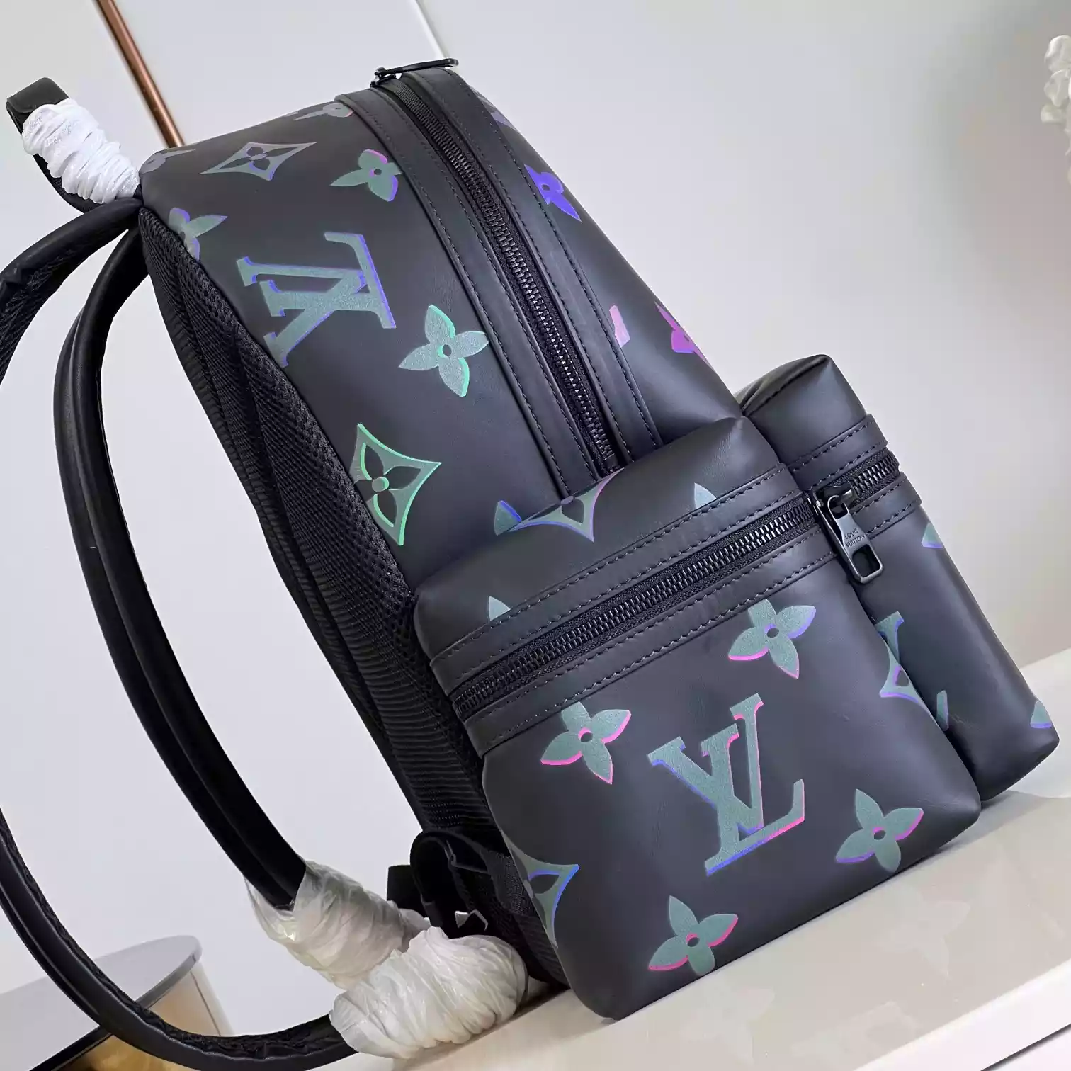 COMET CALF LEATHER BACKPACK IN BLACK M22488 – LW351