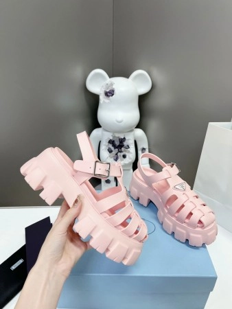 PRADA FOAM SANDALS IN LIGHT PINK RUBBER – PSD003