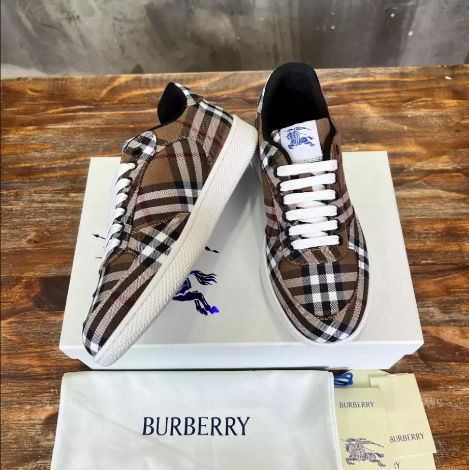 BURBERRY CHECK TERRACE SNEAKERS – BBR092