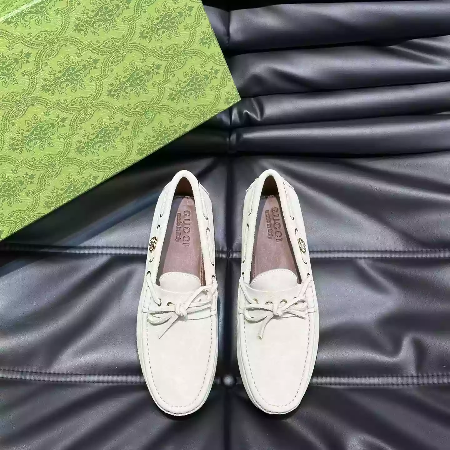 MEN’S DRIVER WITH INTERLOCKING G IN WHITE – GL101