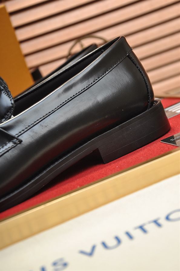 LOUIS VUITTON MAJOR LOAFER – VL015