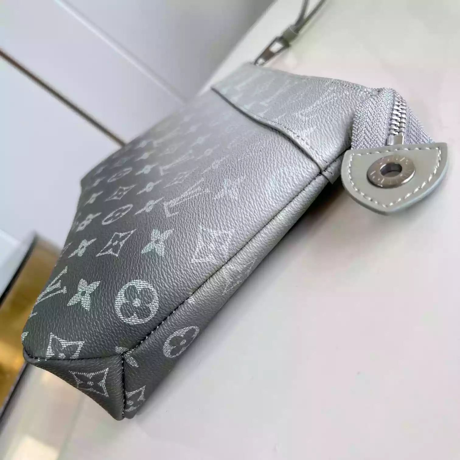 POCHETTE VOYAGE SOUPLE MONOGRAM ECLIPSE M11545 – LW406