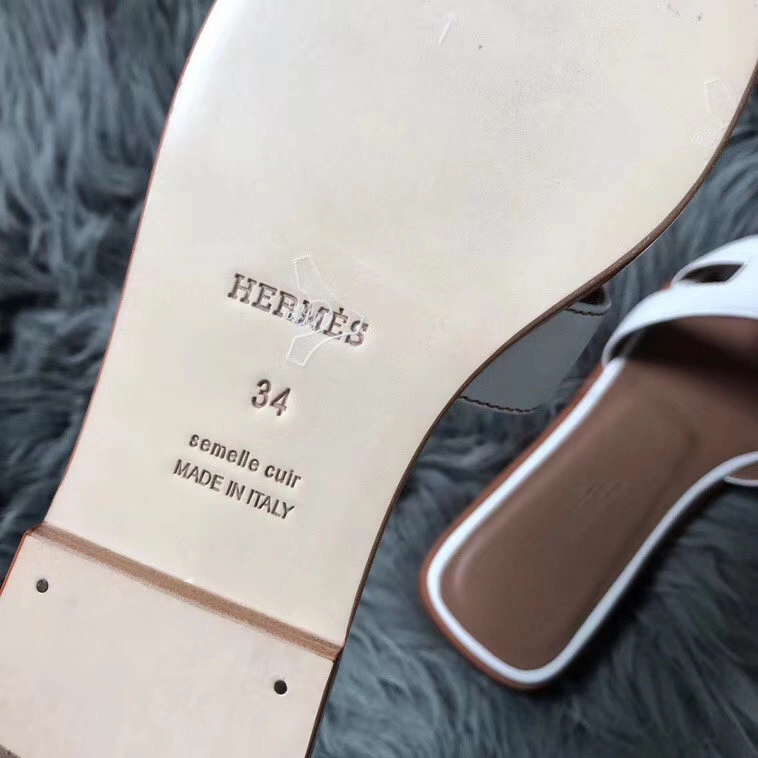 HERMES ORAN SLIDE SANDALS IN WHITE SWIFT CALFSKIN – HMSD130