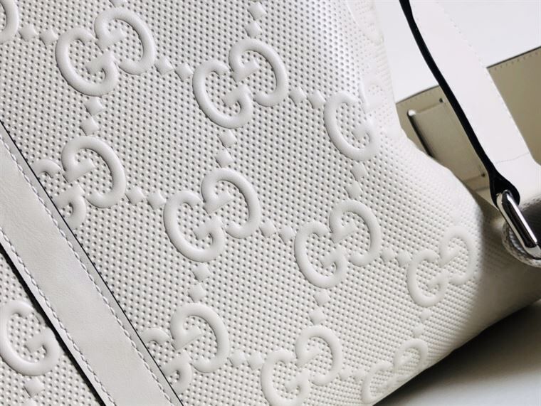 GUCCI GG EMBOSSED DUFFLE BAG – BG015