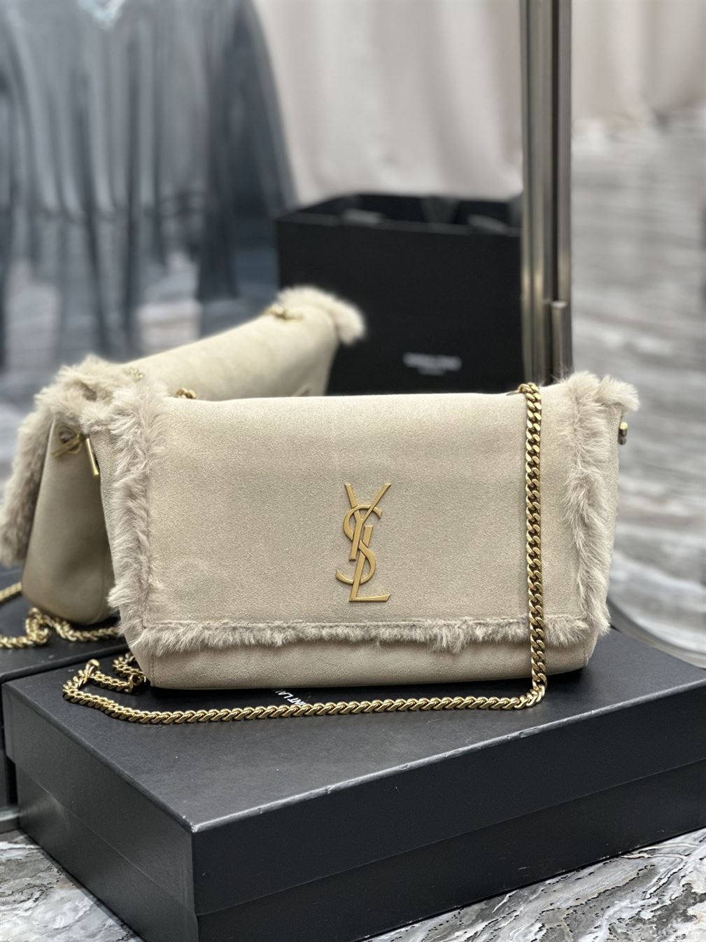 YSL KATE MEDIUM SUPPLE/REVERSIBLE CHAIN BAG IN SUEDE AND SHEARLING – YB046