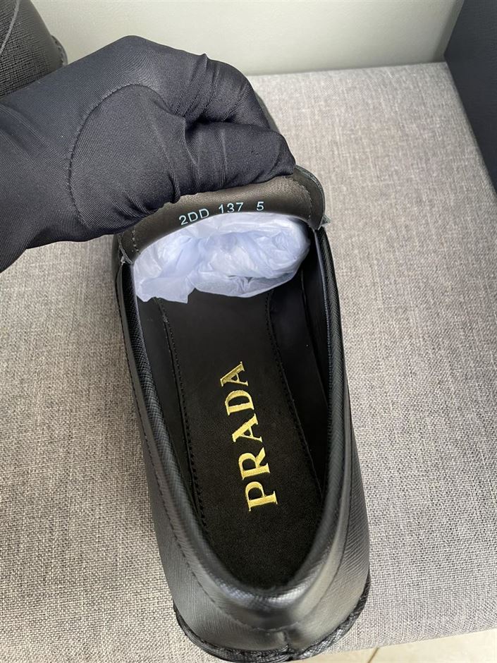 PRADA SAFFIANO LEATHER DRIVER – PRS036