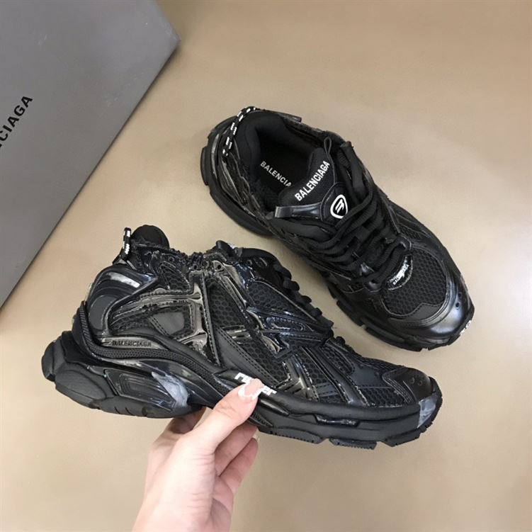 BALENCIAGA RUNNER SNEAKERS IN BLACK – BLA007