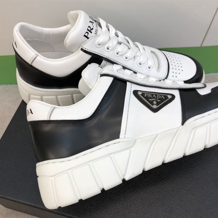 PRADA LEATHER SNEAKERS – PRS016