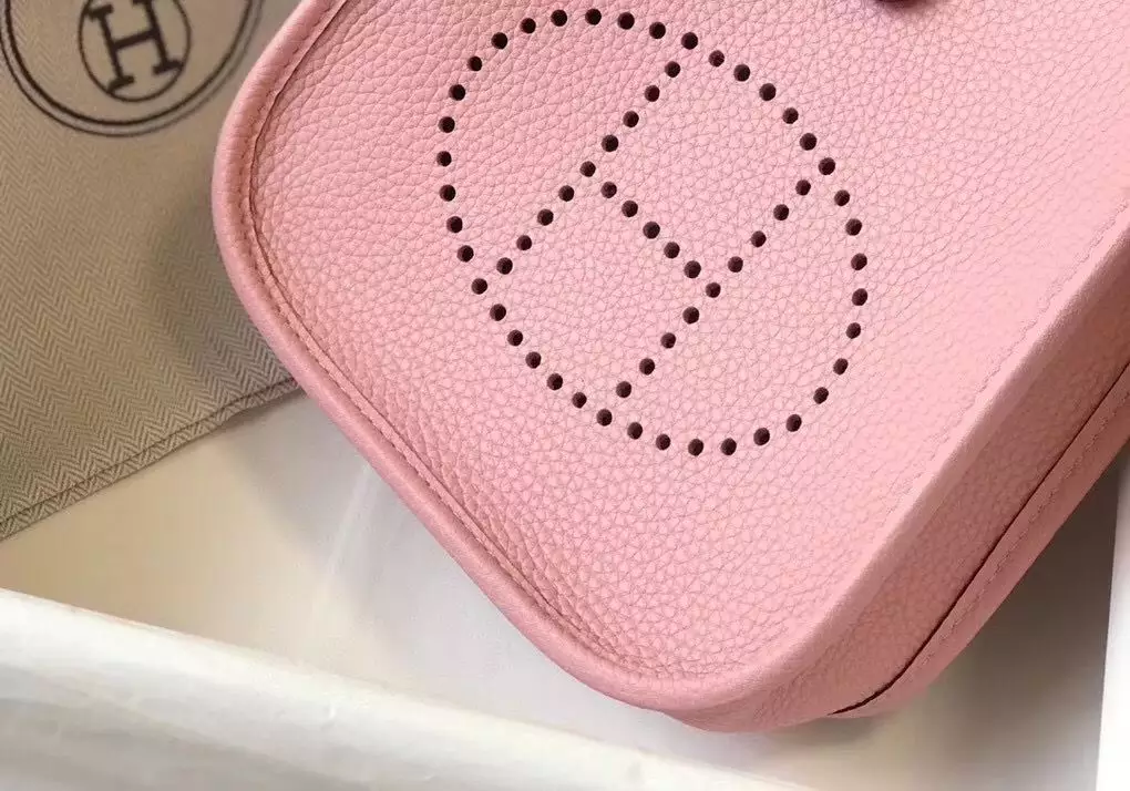 Hermes Evelyne III TPM Bag In Pink Clemence Leather – HW052