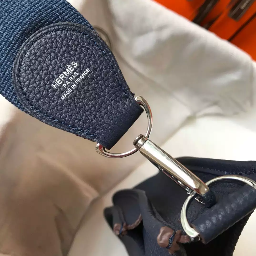 Hermes Evelyne III 29 PM Bag In Dark Blue Clemence Leather – HW058