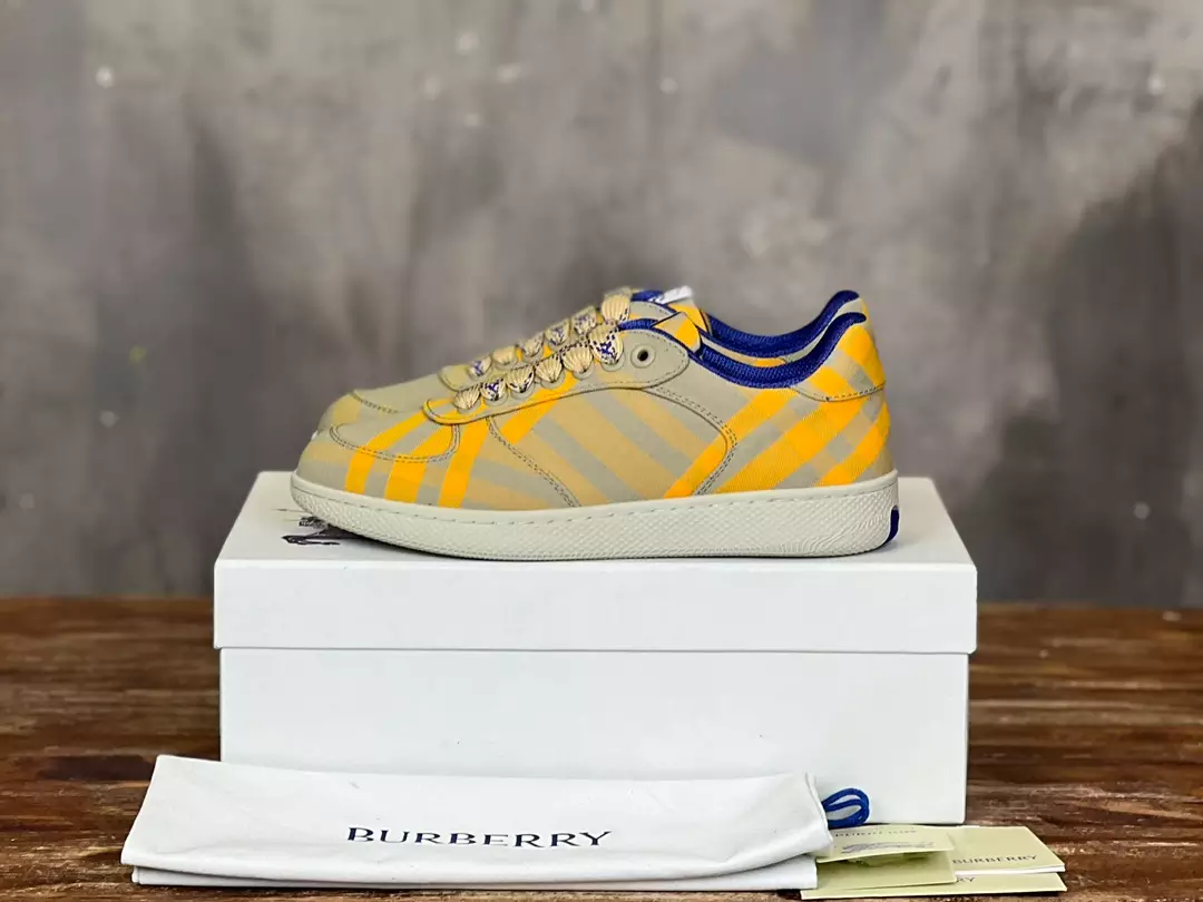 BURBERRY TERRACE SNEAKERS – BBR089