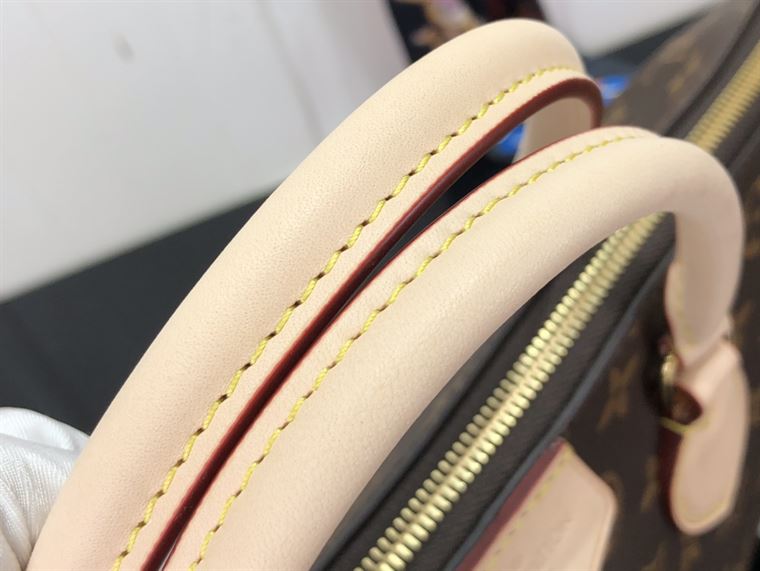 LOUIS VUITTON BOETIE MM MONOGRAM – LW136