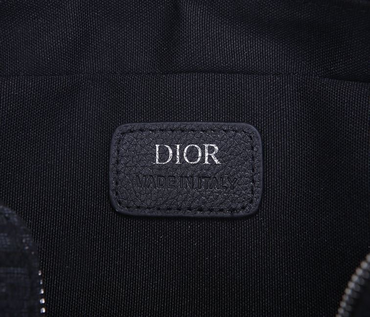 DIOR OBLIQUE SAFARI MESSENGER – DIO038