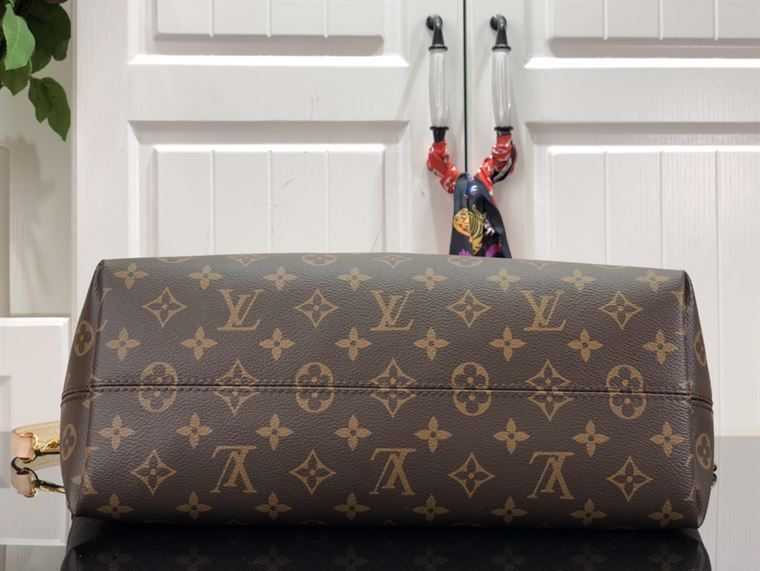 LOUIS VUITTON BOETIE MM MONOGRAM – LW136