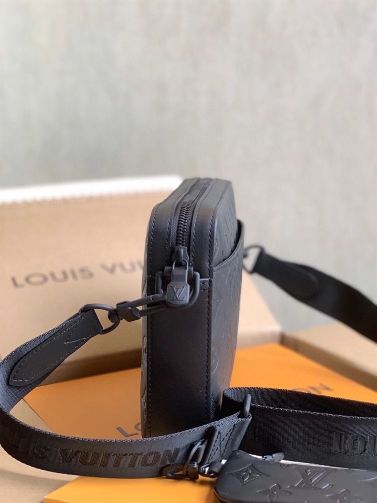 LOUIS VUITTON DOU MESSENGER BLACK – LVB040