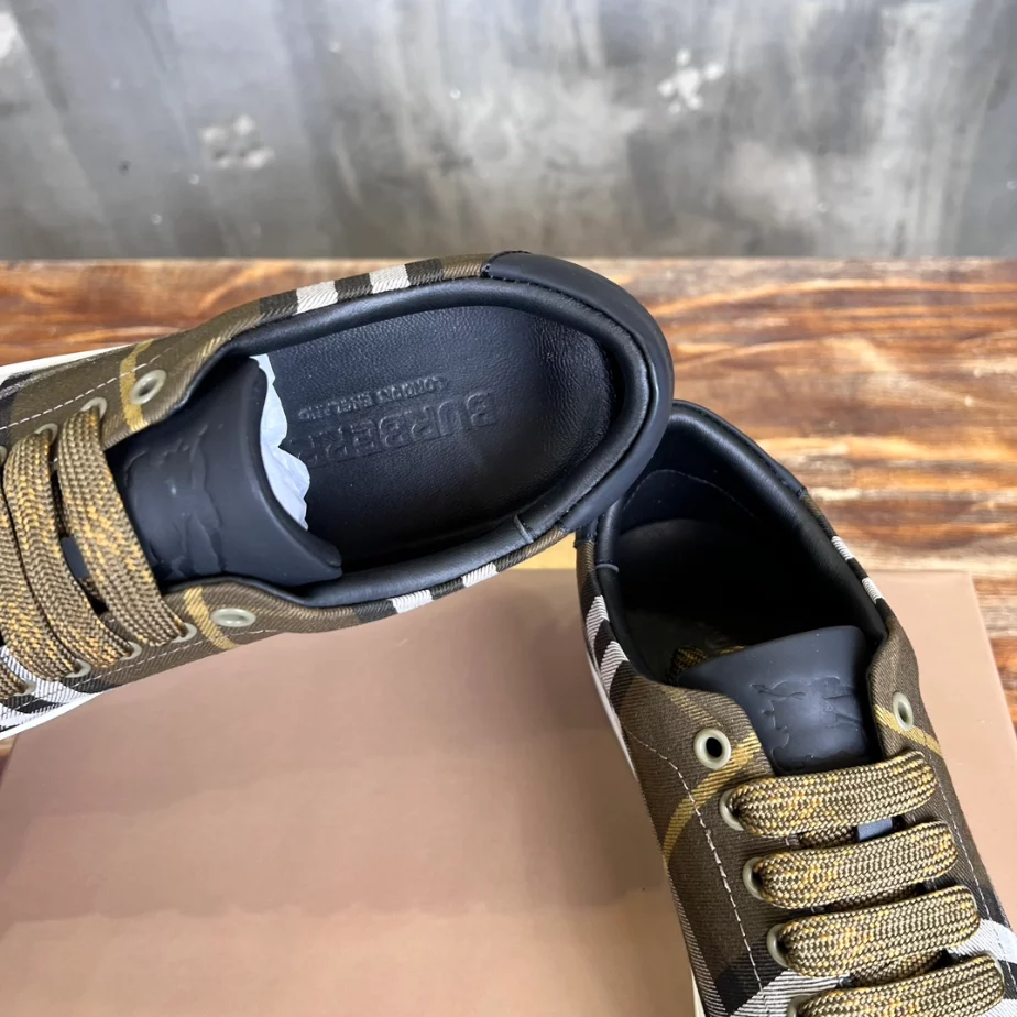 BURBERRY CHECK AND LEATHER SNEAKERS – BBR071