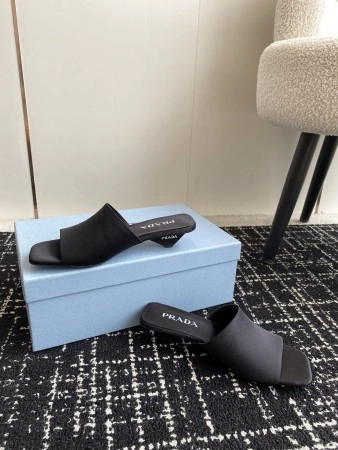 PRADA HEELED SLIDES 35MM IN BLACK SATIN – PSD066