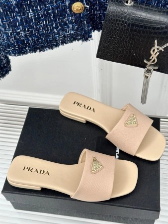 PRADA WOMEN’S SLIDES IN BEIGE SAFFIANO LEATHER – PSD062
