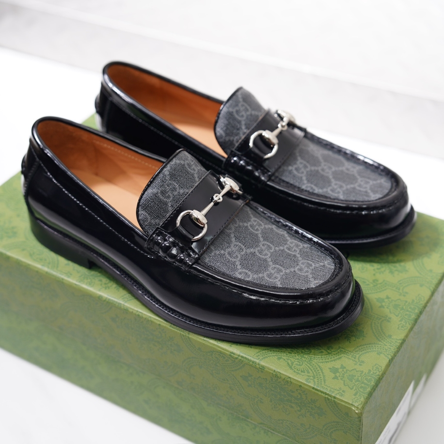 GUCCI LEATHER BLACK GC LOGO LOAFER – GL054