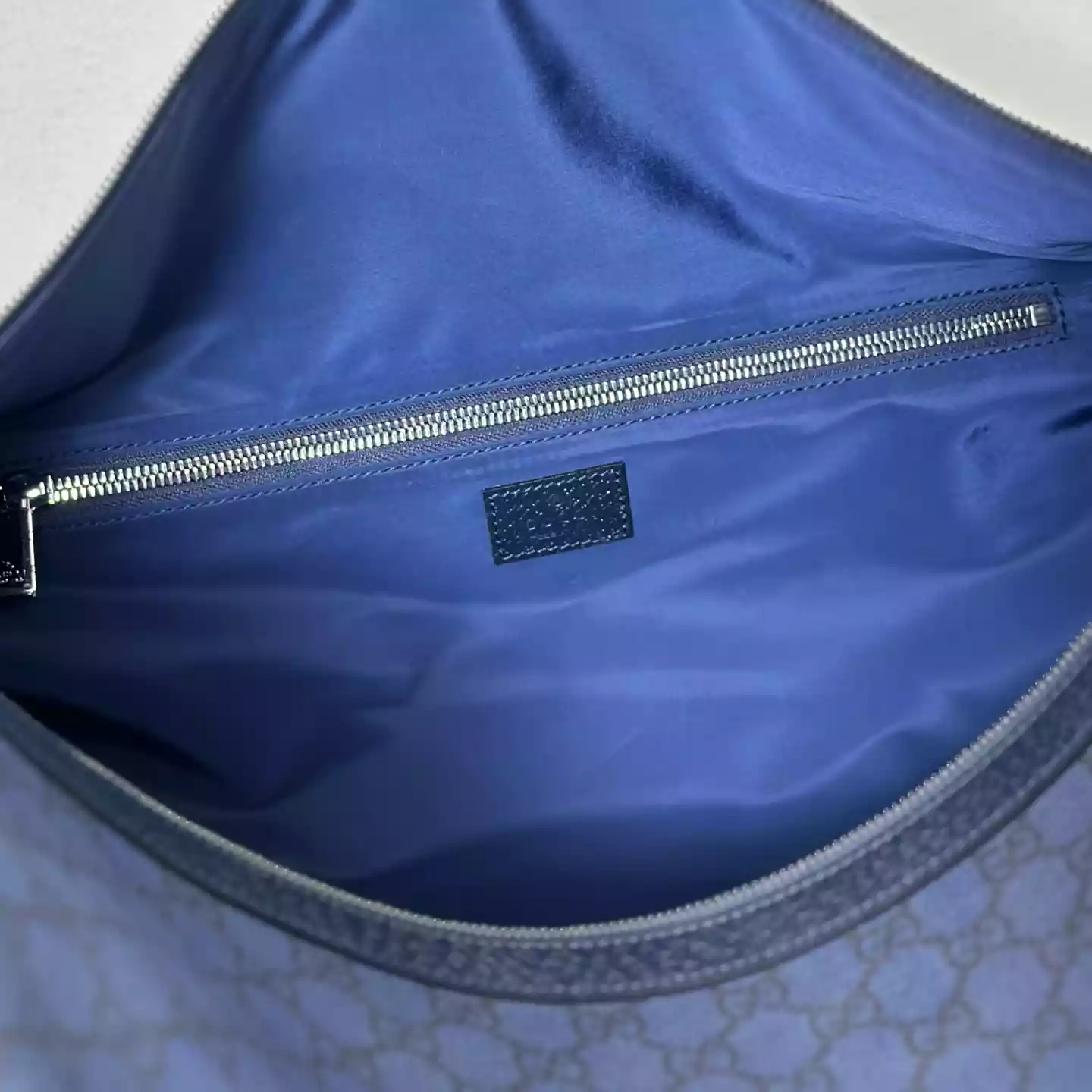 Medium duffle bag with Web in dark blue – BG068