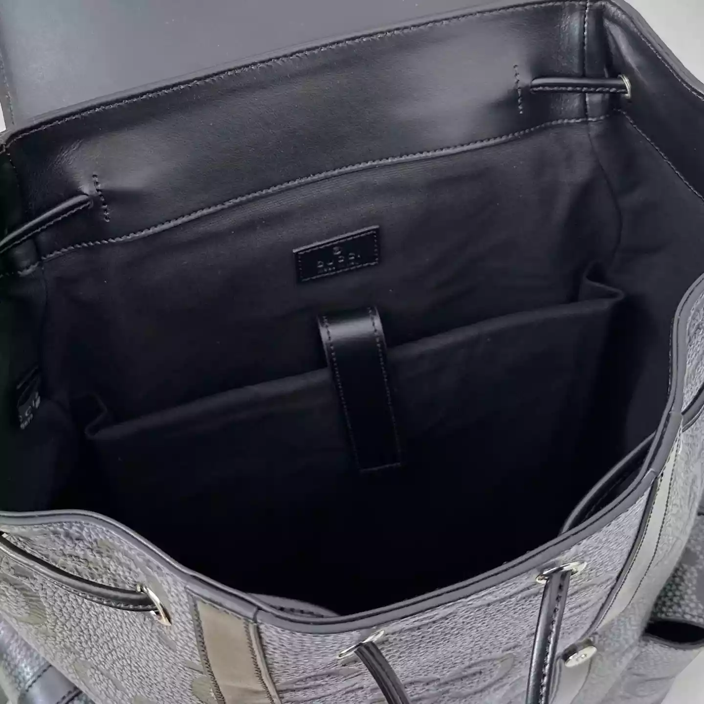 GG jumbo large backpack in grey and black GG leather – BG076